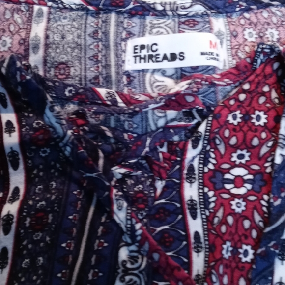 EPIC THREADS Summer Blouse - Picture 4 of 6
